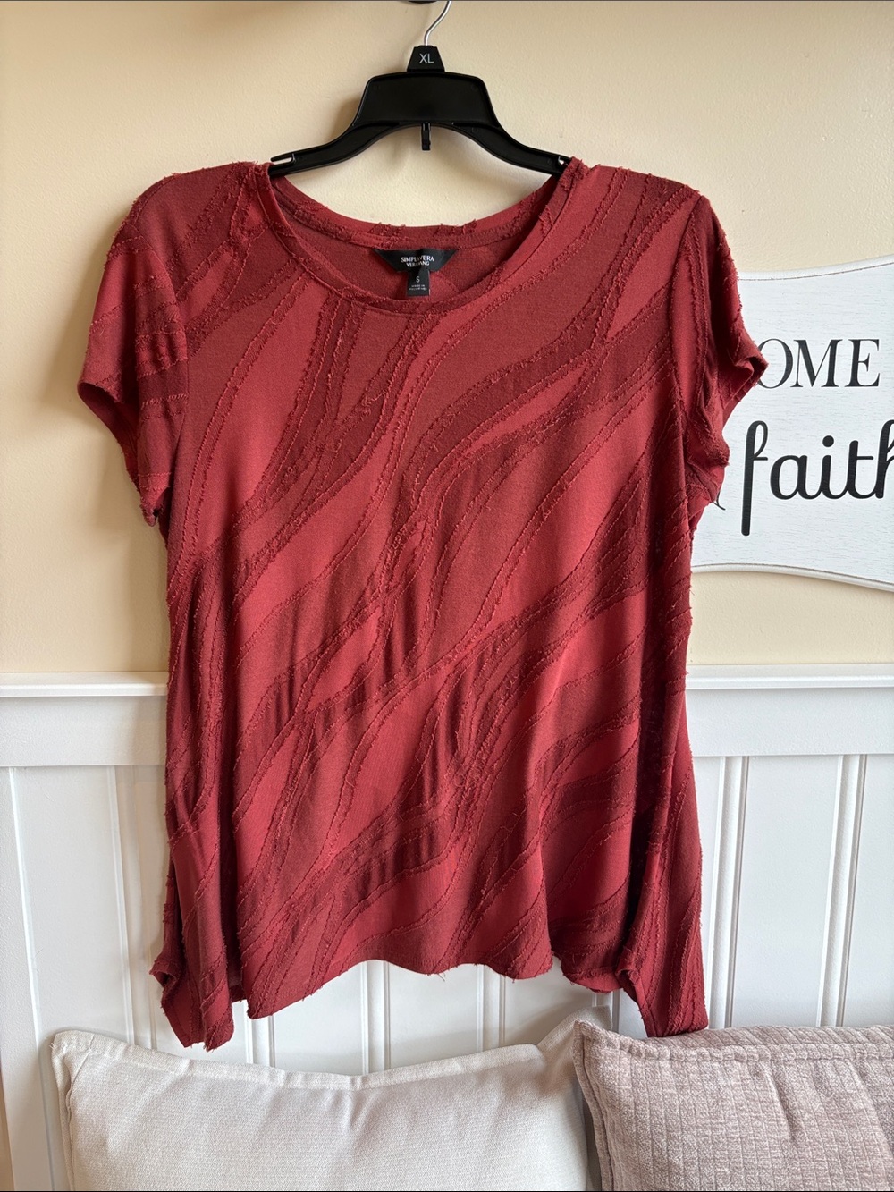 Simply Vera Vera Wang Short Sleeve Textured Tee in Brick Red
